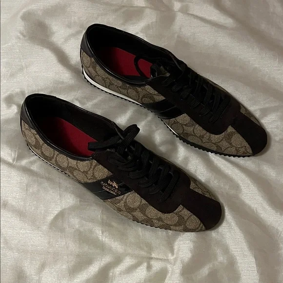 COACH Women's Stylish Brown and Black Shoes - Picture 3 of 12